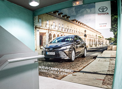 Serrano Park - Publicidad escaleras